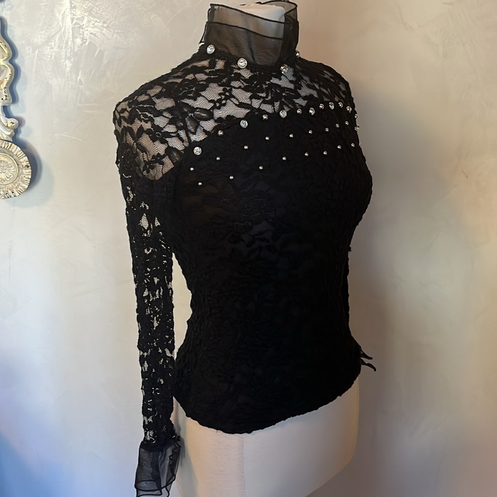 Kiuyafashion Black Lace Top w/Sheer Stand up collar & Rhinestone Details Size M - Picture 4 of 17
